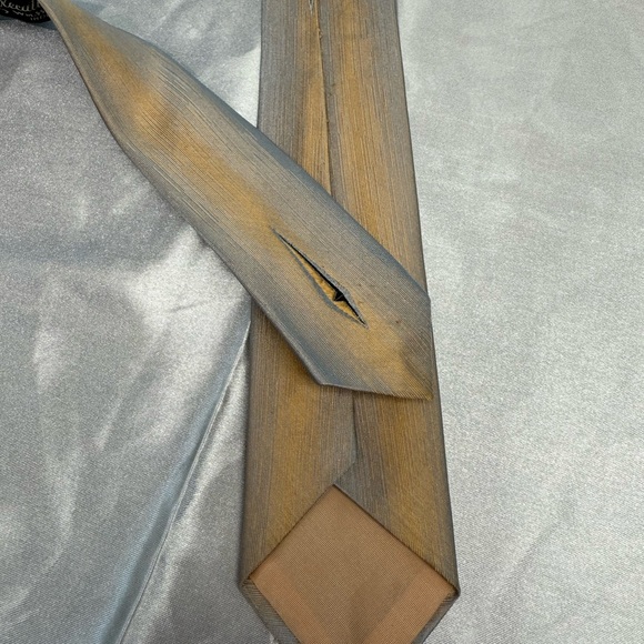 Executive Neckwear Gold & Gray Skinny Men's Tie All Silk Wm.H.Block Indianapolis - Picture 6 of 8